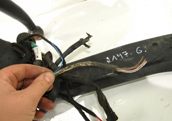 BMW 5 E60 E61 (2004 - 2010) Съемный буксировочный крюк — фото 5