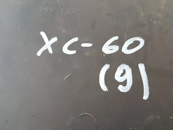 Volvo XC60 (2013 - 2017) 31299228 Крышка ящика аккумулятора — фото 2