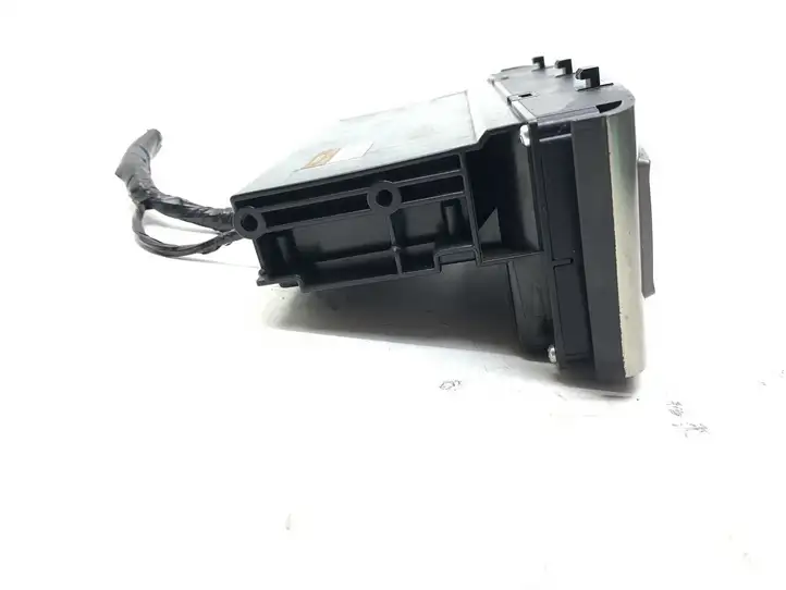 Toyota Avensis T250 (2003 - 2006) 8611005020 Включатель (включатели) управления бортового компьютера — фото 4