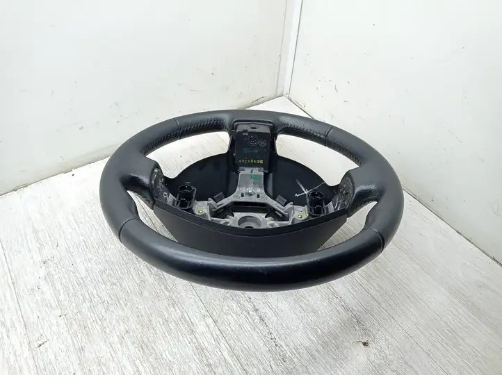 Nissan Qashqai (2010 - 2013) Руль — фото 2