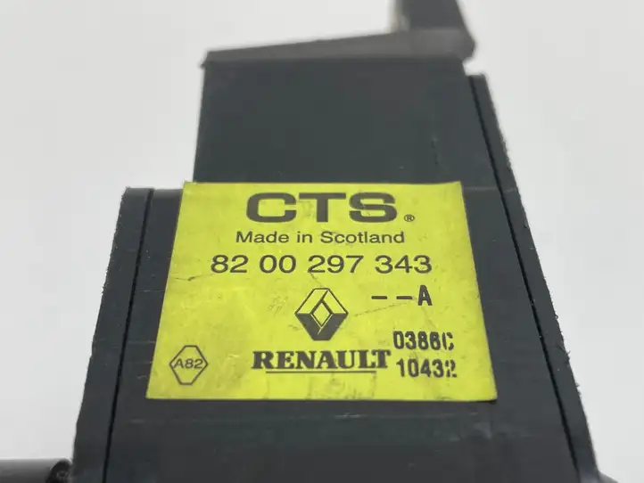 Renault Clio II (2001 - 2005) 8200297343 Педаль акселератора — фото 3