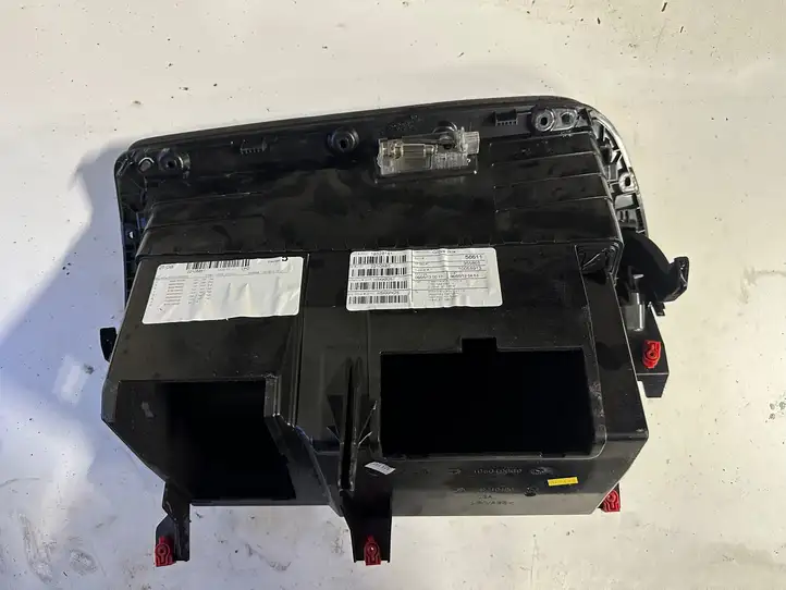 BMW X3 F25 (2010 - 2017) 9210486 Бардачок в сборе — фото 3