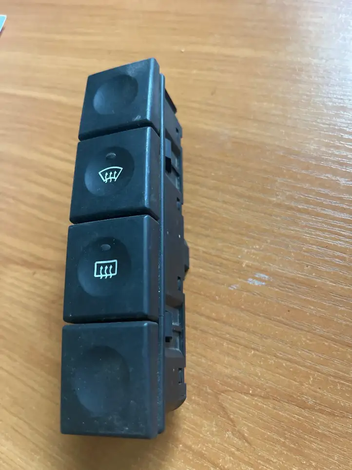 Ford Fiesta (2000 - 2005) 2S6T18K574AC Кнопка обогрева стекла — фото 1