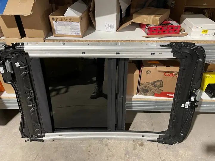 BMW X1 F48 F49 (2015 - 2022) 8064677 Комплект люка крыши — фото 7