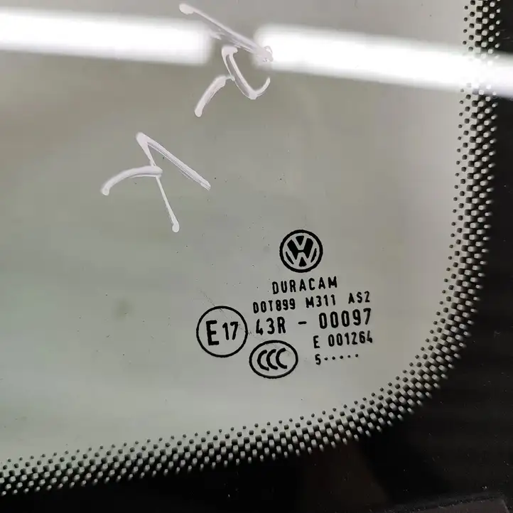 Volkswagen Caddy (2015 - 2020) 2K5845411A Треугольное стекло кузова — фото 6