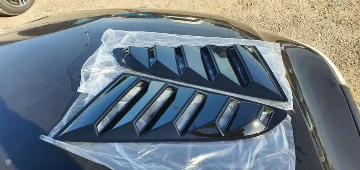 Ford Mustang VI (2015 - ) Облицовка заднего бокового стекла — фото 4