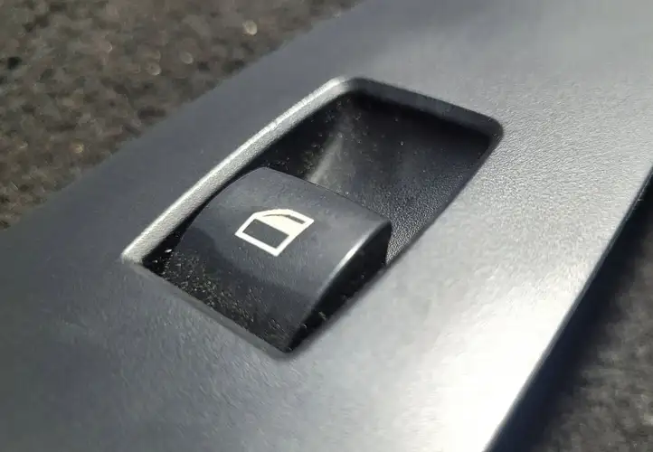 BMW 3 E92 E93 (2005 - 2014) 6935534 Кнопка стеклоподъемников — фото 2