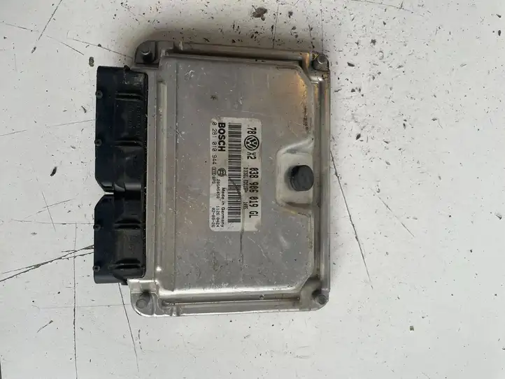 Volkswagen PASSAT B7 (2011 - 2014) 038906019GL Блок управления двигателем (ЭБУ) — фото 1