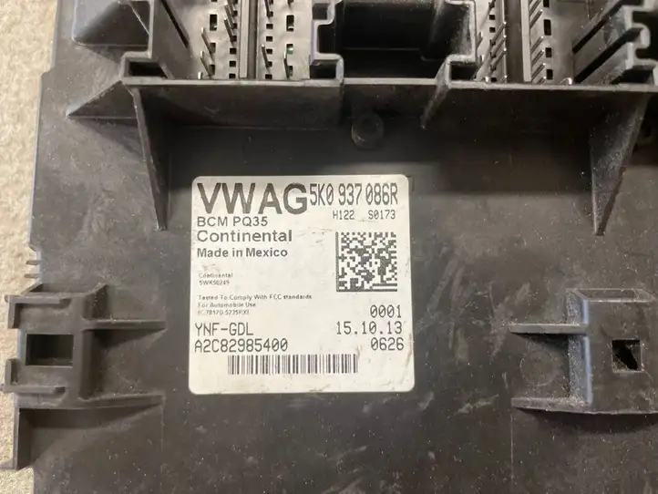Volkswagen Jetta VI (2011 - 2018) 5K0937086R Модуль комфорта — фото 3