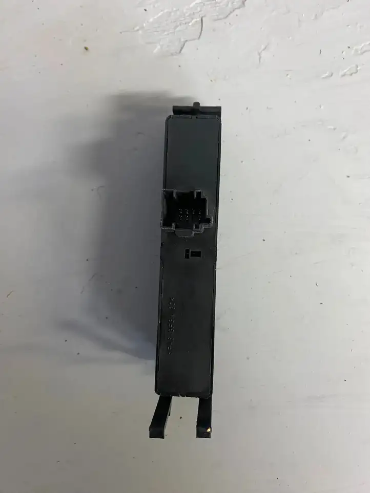 BMW 3 E46 (1998 - 2005) 61318381518 Кнопка стеклоподъемников — фото 2