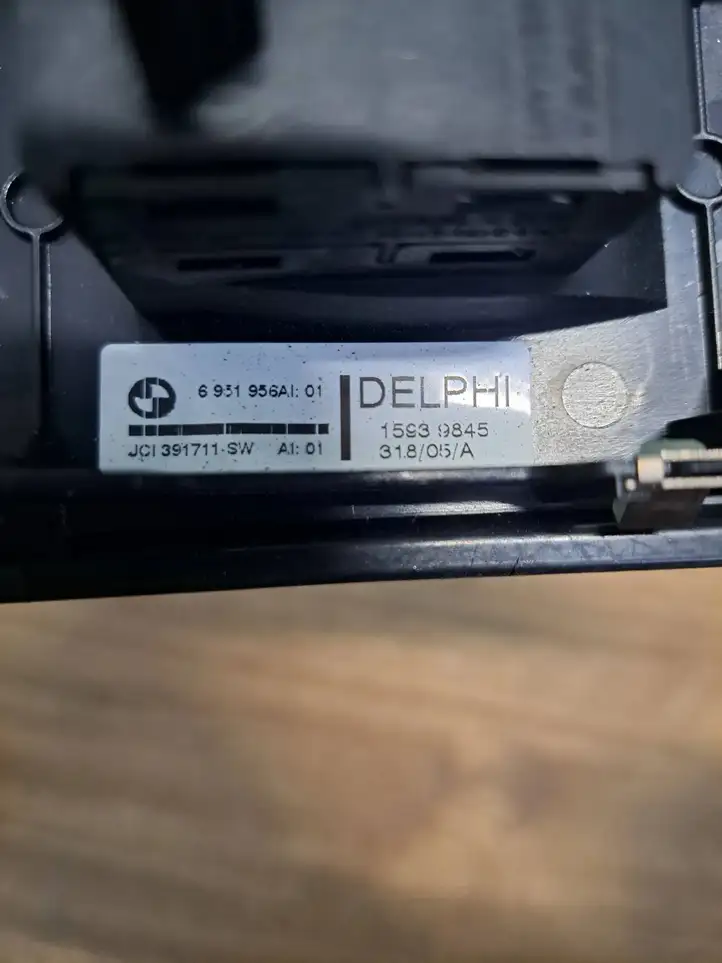 BMW 5 E60 E61 (2004 - 2010) 6931956 Кнопка стеклоподъемников — фото 2