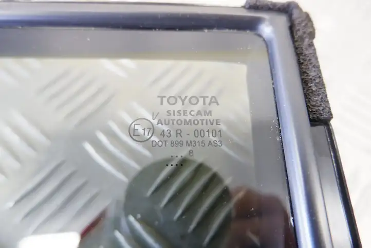 Toyota C-HR I (2016 - 2022) 68124F4020 Форточка двери — фото 3