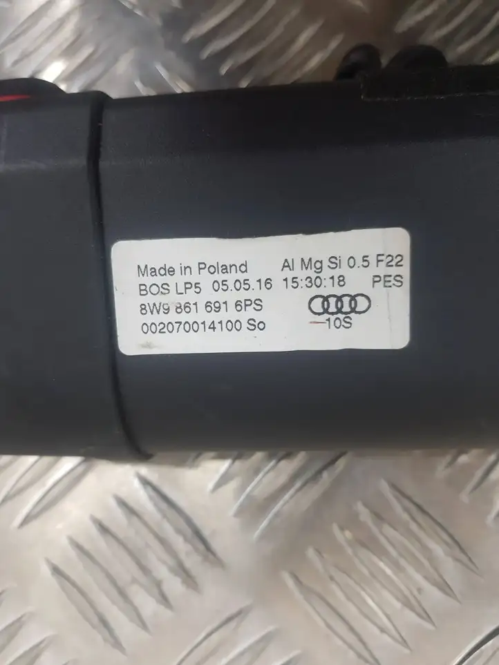 Audi A4 S4 B9 (2015 - 2019) 8W9861691 Шторка — фото 3