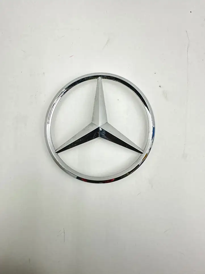 Mercedes-Benz S W222 (2013 - ) A2228170016 Эмблема производителя — фото 1