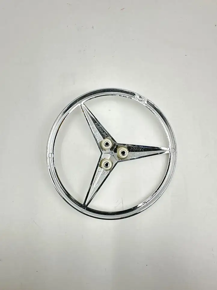 Mercedes-Benz S W222 (2013 - ) A2228170016 Эмблема производителя — фото 2