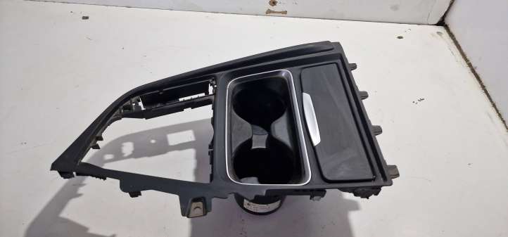 BMW 3 F30 F35 F31 (2012 - 2018)  9218925 Держатель чашки