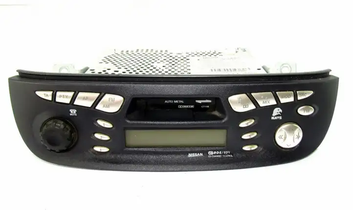 Nissan Almera (2000 - 2006) Магнитола / мультимедийная система — фото 2