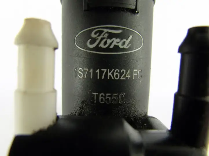 Ford Kuga I (2008 - 2012) Насос омывателя стекла — фото 5