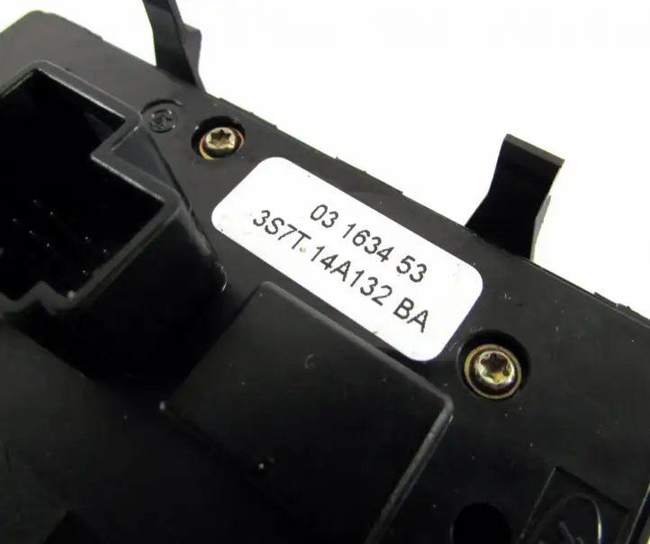 Ford Mondeo Mk III (2000 - 2007) Кнопка стеклоподъемников — фото 1