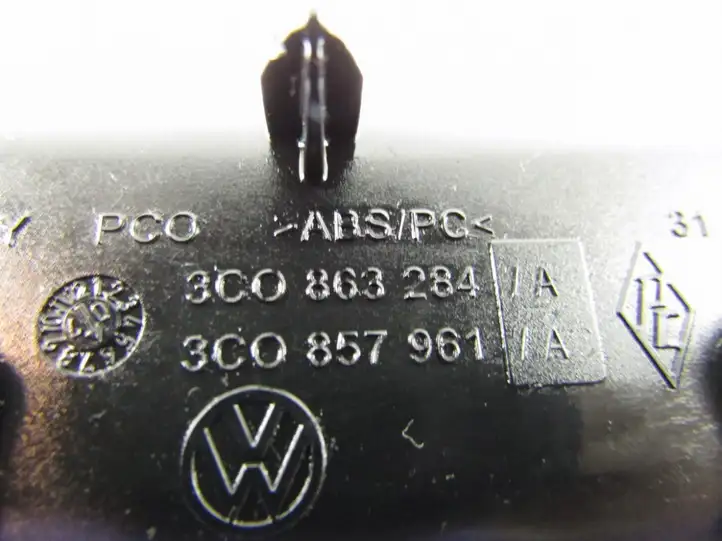 Volkswagen PASSAT B6 (2005 - 2010) Передняя пепельница — фото 8