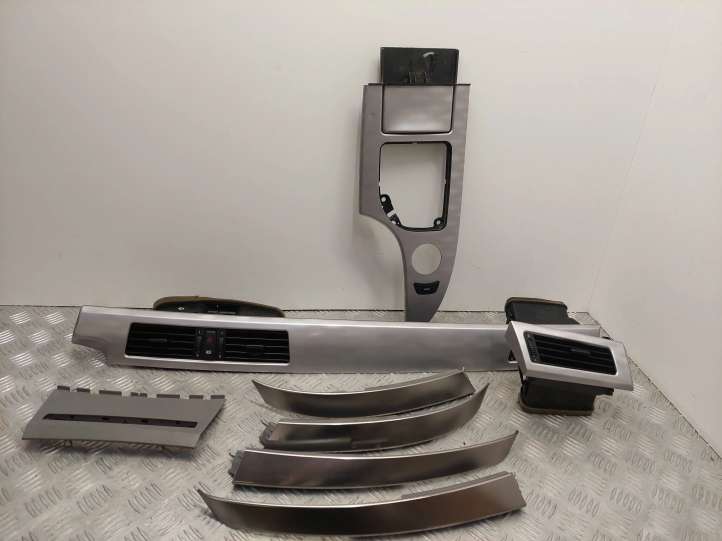 BMW 5 E60 E61 (2004 - 2010)  7063142 Декоративная отделка