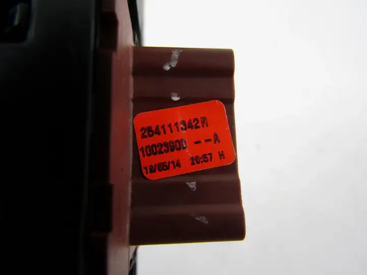 Dacia Duster (2010 - 2017) Кнопка стеклоподъемников — фото 4