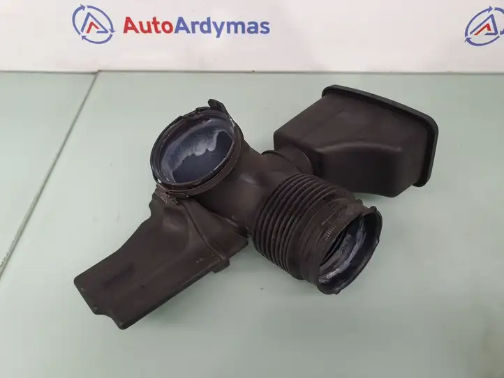 BMW 5 E60 E61 (2004 - 2010) 13717521029 Детали воздухозаборника — фото 3