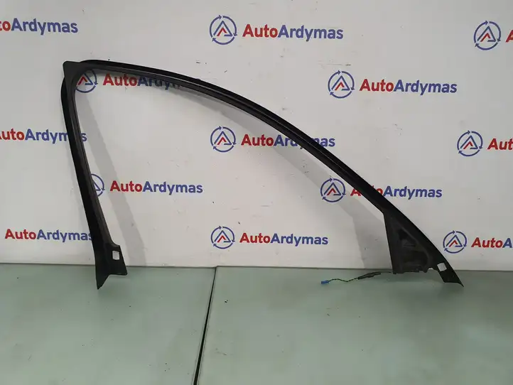 BMW 3 E90 E91 (2005 - 2012) 51337171202 Накладка стекла передней двери — фото 2