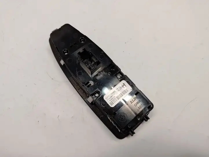 BMW 3 F30 F35 F31 (2012 - 2018) 9208111 Блок кнопок стеклоподъемников — фото 2