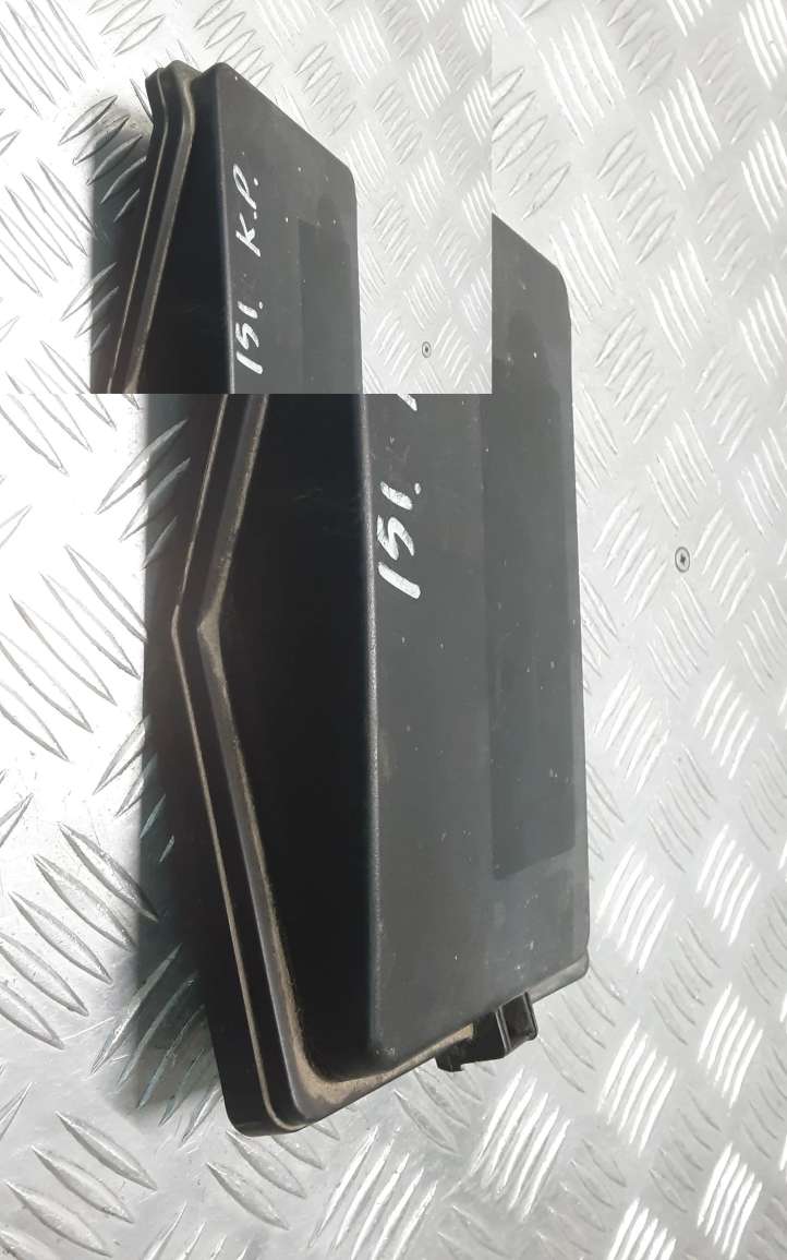 Lexus IS 220 (2005 - 2010)  8266253070 Крышка ящика предохранителей