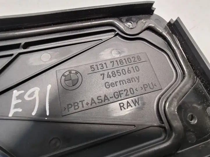 BMW 3 E90 E91 (2005 - 2012) 51317181028 Крышка GPS-антенны — фото 2