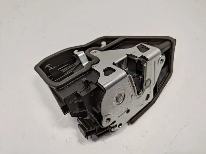 BMW 3 F30 F35 F31 (2012 - 2018) 7202148 Замок задней двери — фото 1