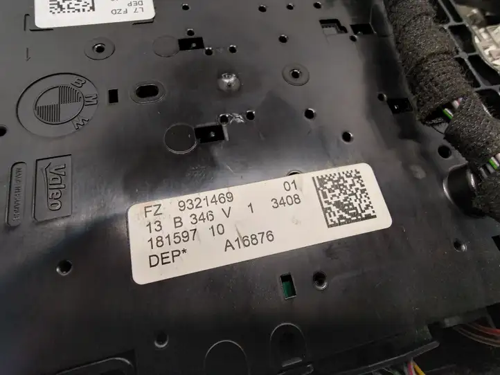 BMW 3 F30 F35 F31 (2012 - 2018) 9321469 Передняя подсветка — фото 2