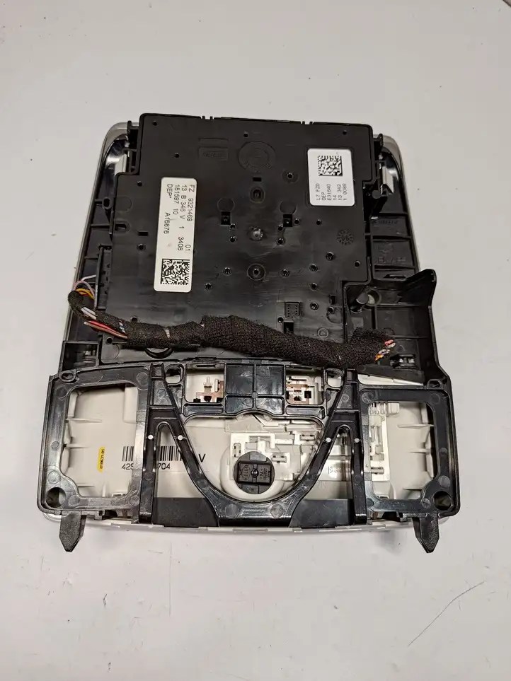 BMW 3 F30 F35 F31 (2012 - 2018) 9321469 Передняя подсветка — фото 3