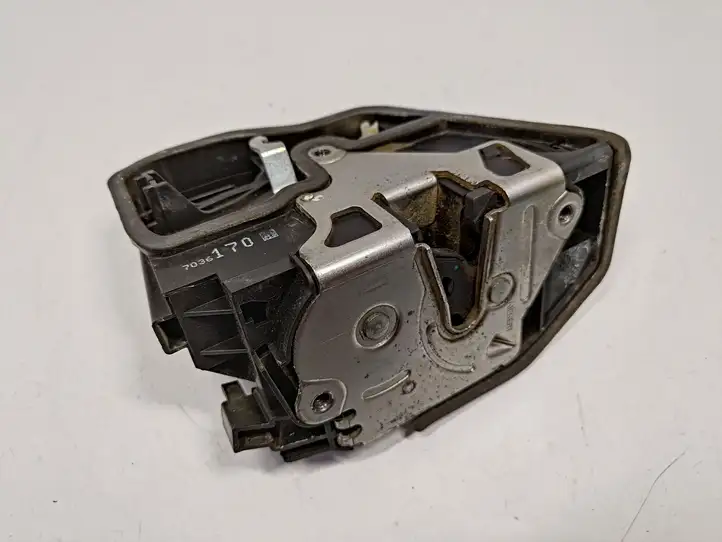 BMW 5 E60 E61 (2004 - 2010) 7036170 Замок передней двери — фото 1