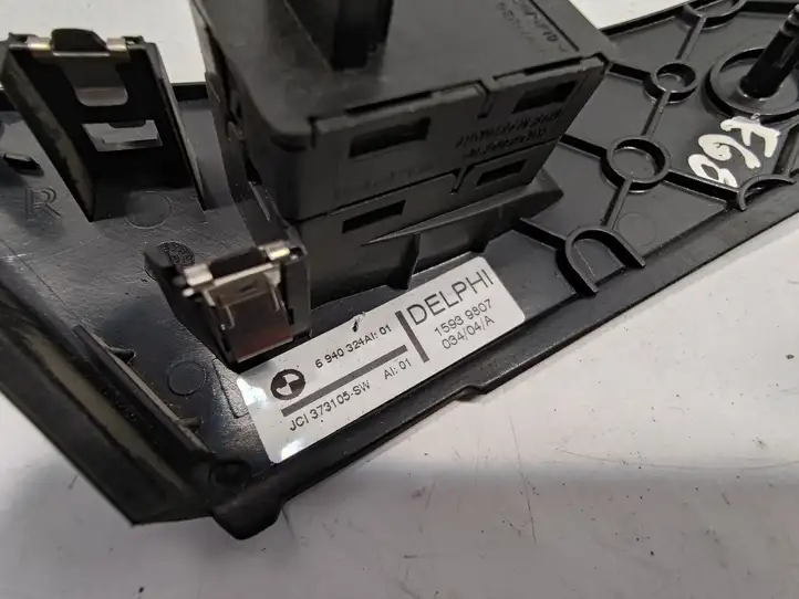 BMW 5 E60 E61 (2004 - 2010) 6940324 Кнопка стеклоподъемников — фото 3