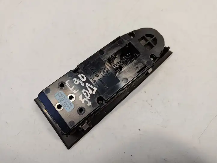 BMW 3 E90 E91 (2005 - 2012) 6948623 Кнопка стеклоподъемников — фото 2