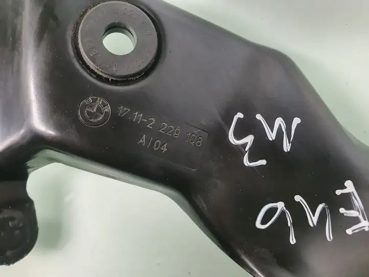 BMW M3 E46 (1999 - 2006) 17112229108 Прочие детали моторного отсека — фото 2