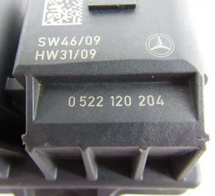 Mercedes-Benz E W212 (2009 - 2016) Реле накала свечей — фото 3