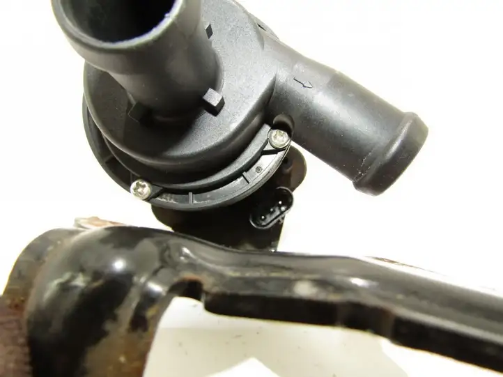 Skoda Praktik 5J8 (2007 - 2014) Электроциркуляционный насос — фото 2