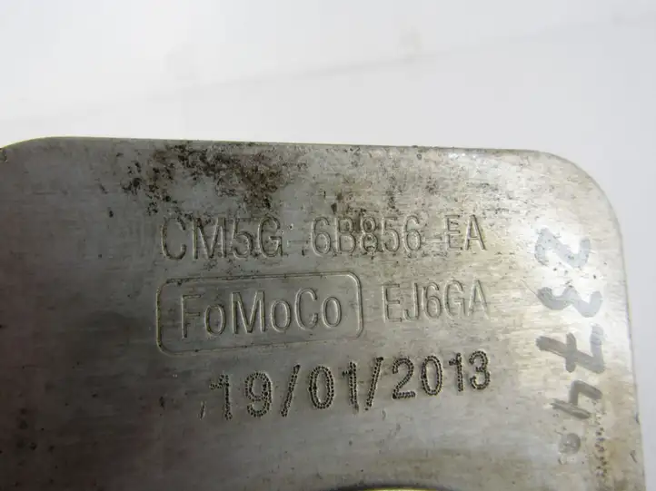 Ford Focus (2011 - 2015) Кронштейн масляного фильтра — фото 1