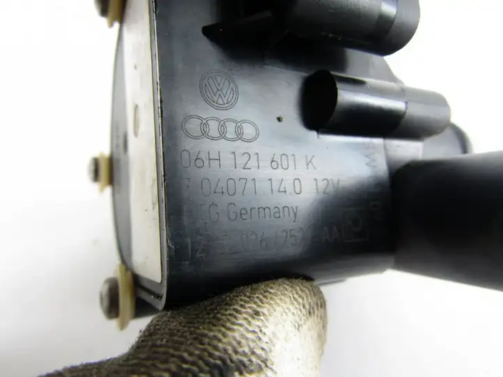 Audi A4 S4 B8 8K (2007 - 2011) Электроциркуляционный насос — фото 1
