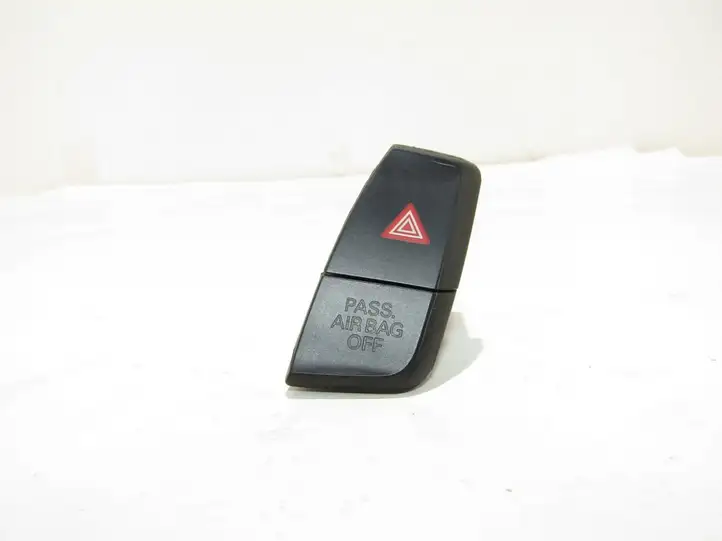 Audi A4 S4 B8 8K (2007 - 2011) Включатель аварийных фонарей — фото 2