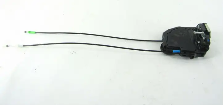 Toyota Auris 150 (2006 - 2012) Замок задней двери — фото 1