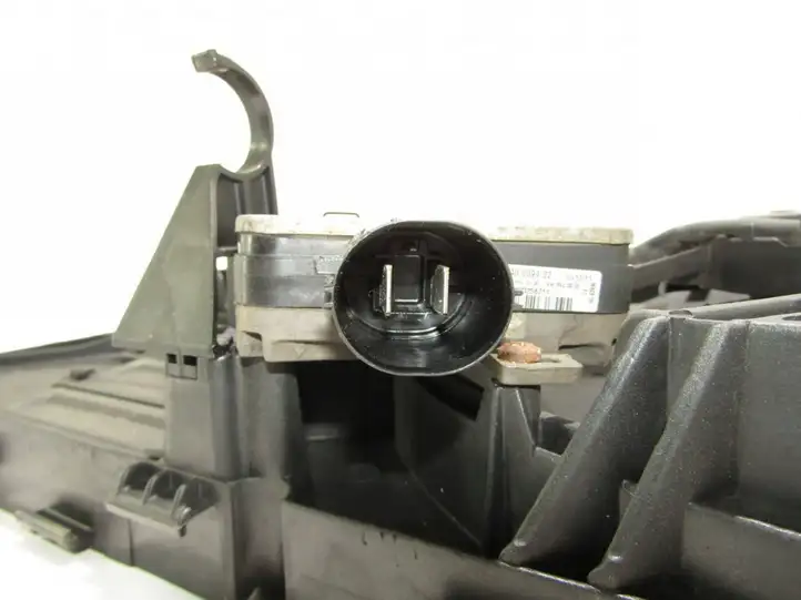 Land Rover Freelander 2 - LR2 (2010 - 2012) Дифузор радиатора — фото 3
