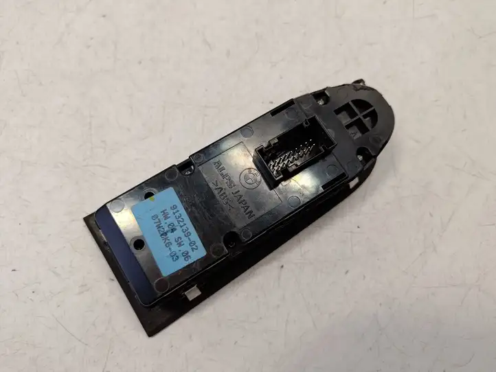 BMW 3 E90 E91 (2005 - 2012) 9132139 Кнопка стеклоподъемников — фото 2