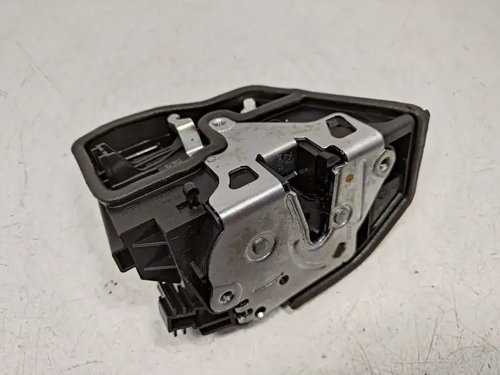 BMW 3 F30 F35 F31 (2012 - 2018) 7229460 Замок задней двери — фото 1