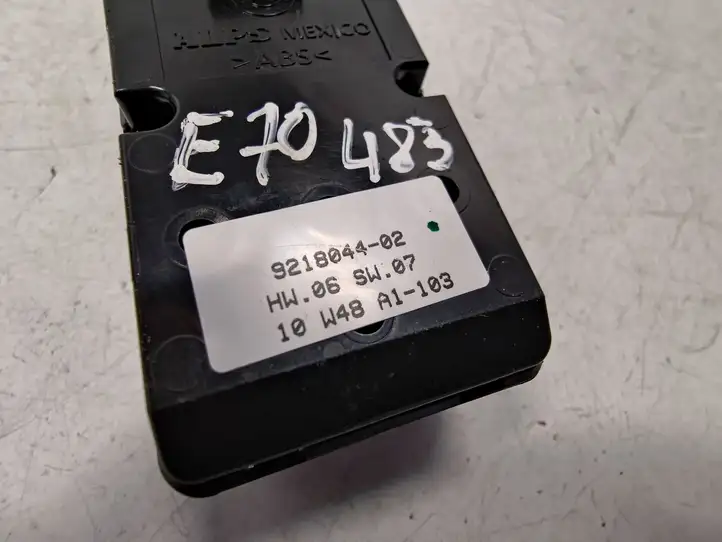 BMW X5 E70 (2006 - 2013) 9218044 Кнопка стеклоподъемников — фото 3