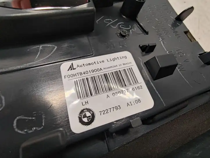 BMW X5 E70 (2006 - 2013) 7227793 Задний фонарь в крышке багажника — фото 2