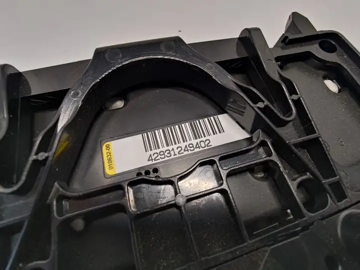 BMW 3 F30 F35 F31 (2012 - 2018) 9321466 Передняя подсветка — фото 2